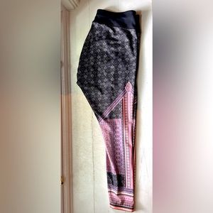 CALIA by Carrie Underwood leggings, size 1X, used but in good condition